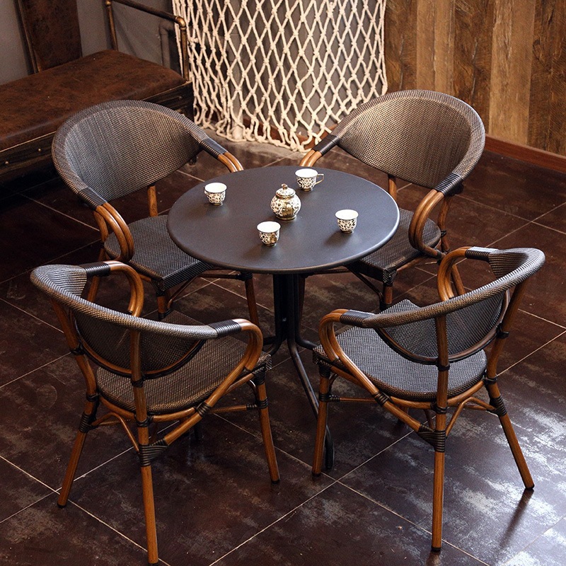 Outdoor Furniture Table And Chairs - Nowoczesny zestaw stołu i krzeseł na
