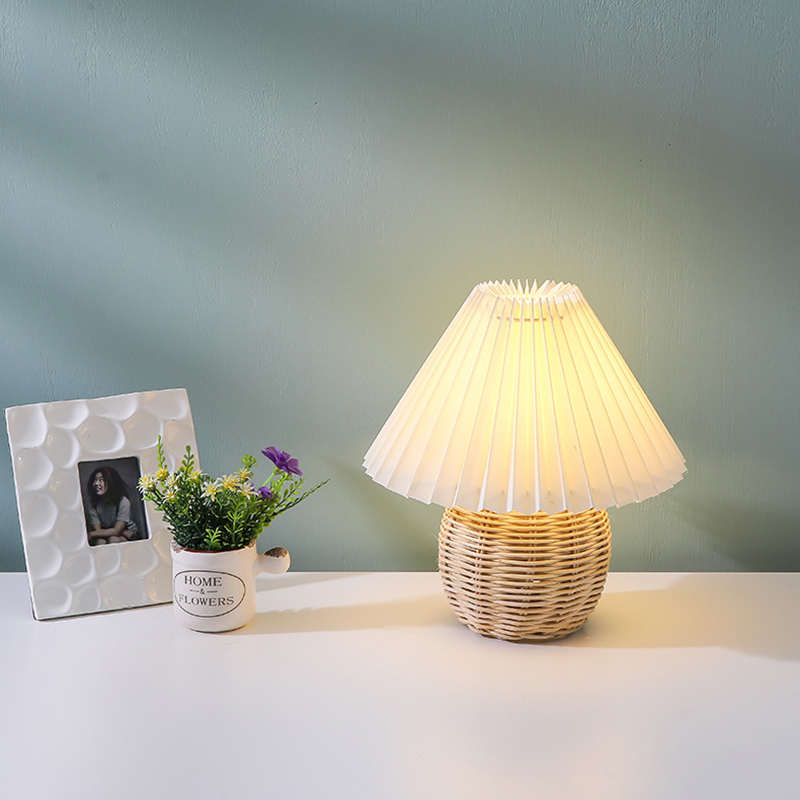 Lampa stołowa LED SCKDAY z pli – Outdoor Furniture Cafe recenzja i cena